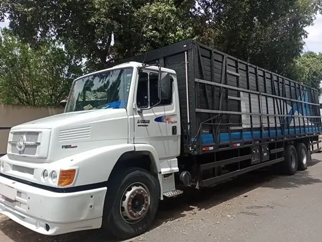 MB 1620 truck 6x2 ano 2009 boiadeiro