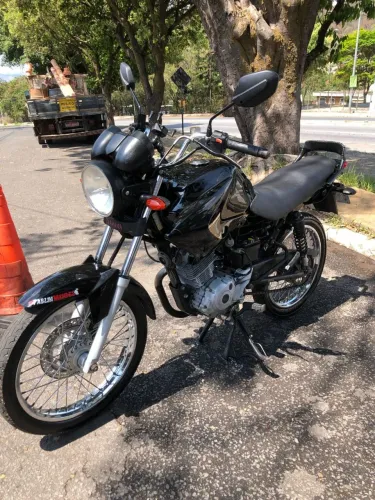 Vendo factor 125 freio a disco motor feito recentemente documento 2025 recibo em branco 