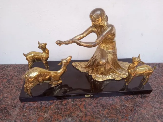 Escultura  antiga 
