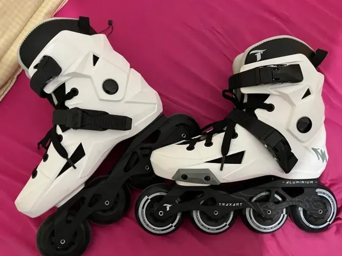 Patins Traxart Revolt Inline novinho