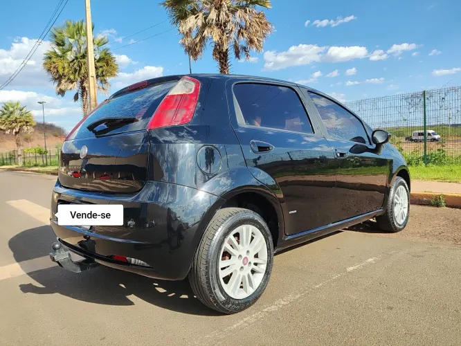 Fiat Punto ELX 1.4 Fire Flex 8V 5P 2011