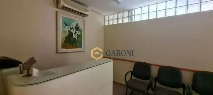 Sala Comercial Mobiliada à Venda em Pinheiros SP com 33m² - Uma vaga de garagem
