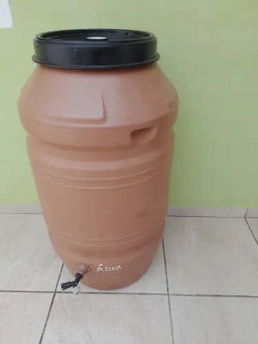 Barril de Água para Jardim 200 Litros