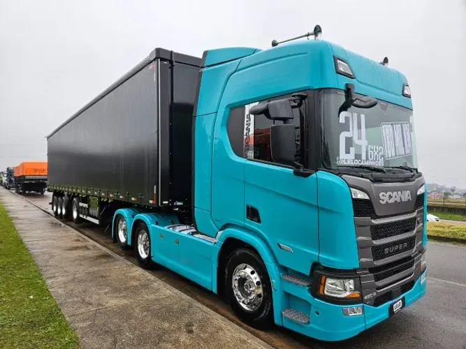 Scania R460 6x2 super ano 24 com geladeira Sider 4 Eixo Librelato 2025 0km 15.40 x 2.80  