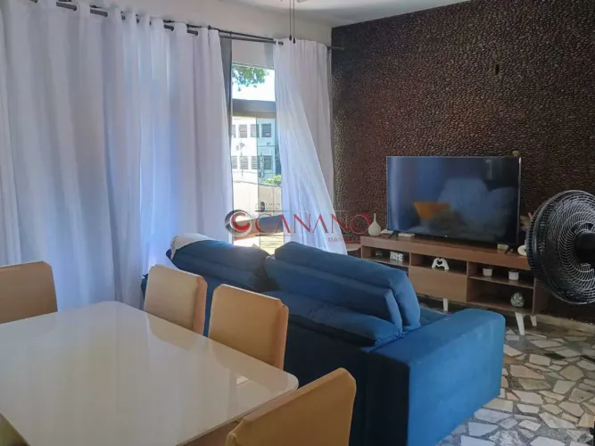 CASA EM CONDOMÍNIO