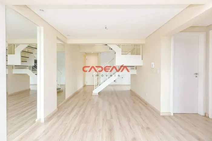 Cobertura com 3 quartos e 2 vagas à venda no Juvevê