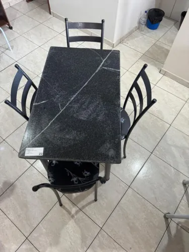 Mesa 4 cadeiras 