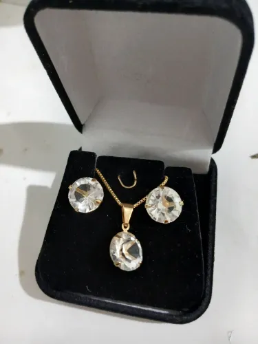 Conjunto de corrente e brinco folheado