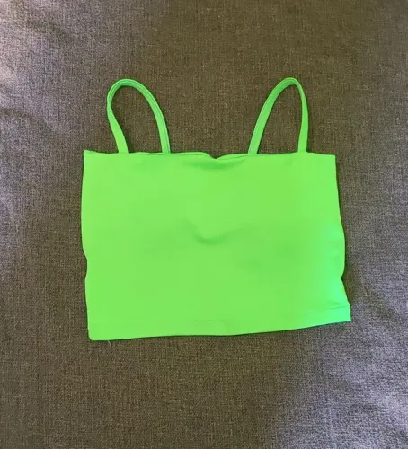 Top cropped neon verde