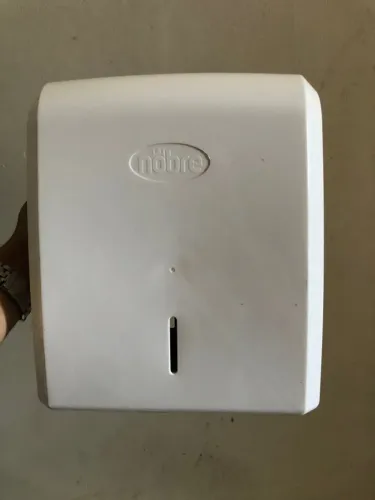 Dispenser de Papel Toalha para Banheiro