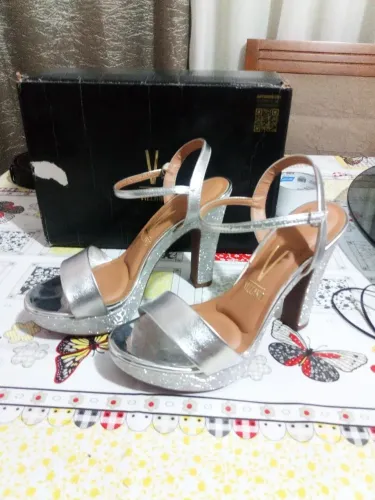 Sandália Feminina Vizzano Prata