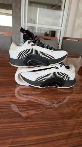 Tênis baile air Jordan poizon - número 39
