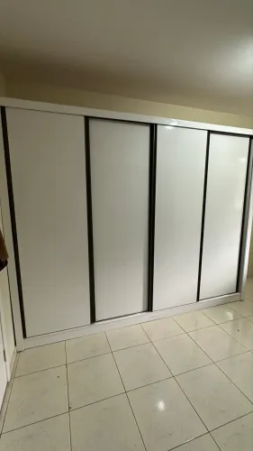 Guarda Roupa Casal Premium 4 Portas de Correr e 4 Gavetas 279 cm Branco