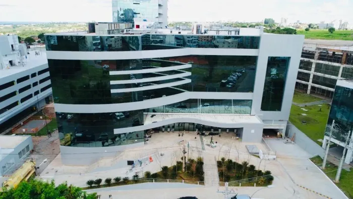 Edvaldo Moreira Aluga Sala Reformada Centro Médico Hospital Brasília Aguas Claras Brasília