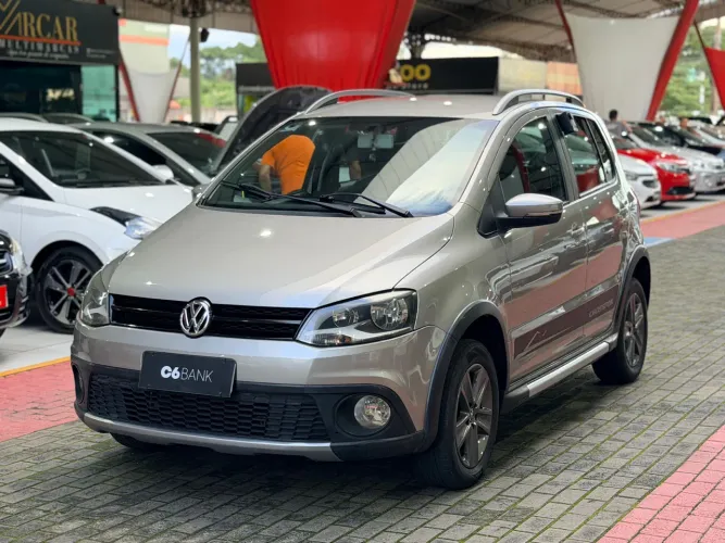 Volkswagen Crossfox 1.6 MI Total Flex 8V 5P 2011