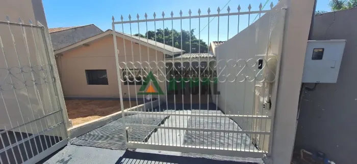 CASA COM 2 QUARTOS NA REGIÃO LESTE DE LONDRINA