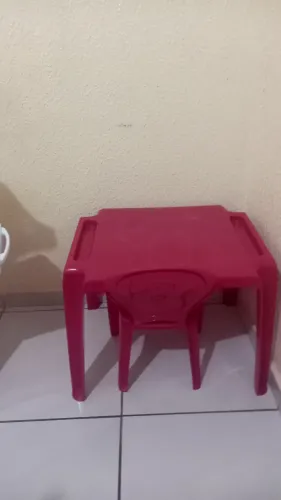 vendo mesa e cadeira infantil Tramontina
