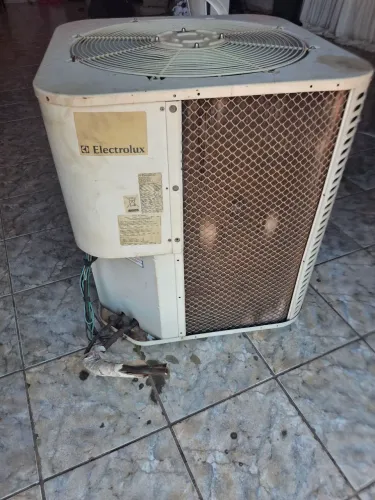 Vendo ar condicionado 60 mil btus 380 V. 3000.00