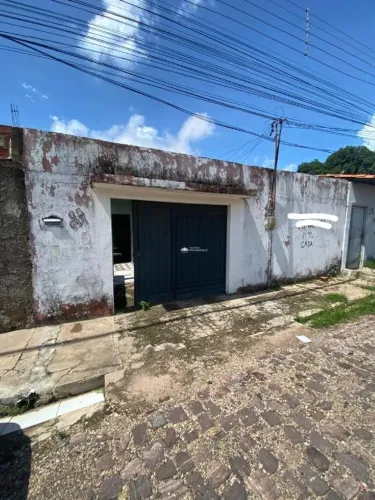CASA RESIDENCIAL NO BAIRRO FRANCISCA TRINDADE COM 02(DUAS) VAGAS COBERTA