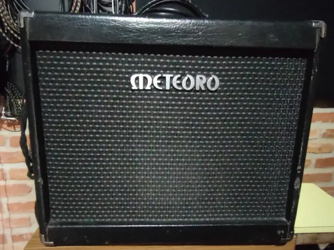 Amplificador Meteoro 100% valvulado MGV30
