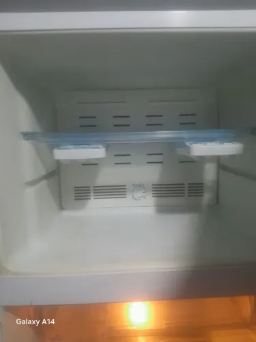 Vendo geladeira Continental 370 litros