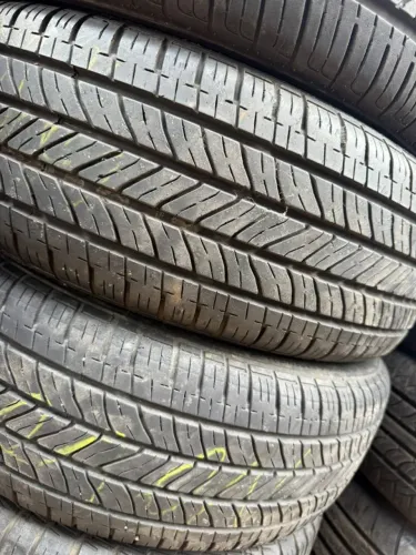 Pneu Bridgestone 195/60/15  90 % vida útil
