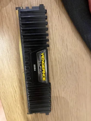 Memória RAM (DDR4) - 8gb Vengeance
