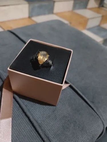 Vendo anel de prata com pedra citrino