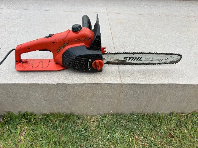 Motoserra elétrica BlackDecker