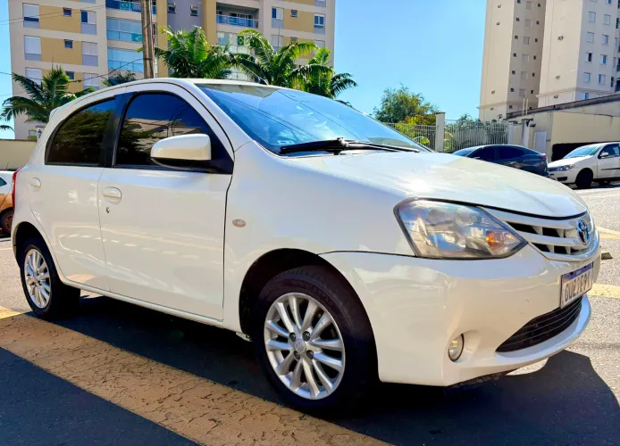 Toyota Etios XLS 1.5 Flex 16V 5P Mec. 2014