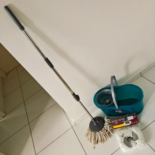 Esfregão mop giratório Noviça Bettanin com Balde e Refil Extra Pouco Usado