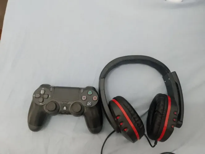 Manete ps4 + headset