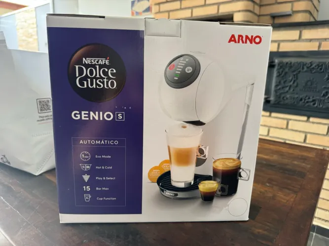 Cafeteira Dolce Gusto Gênio S, Branca 220V, Nova na Caixa.