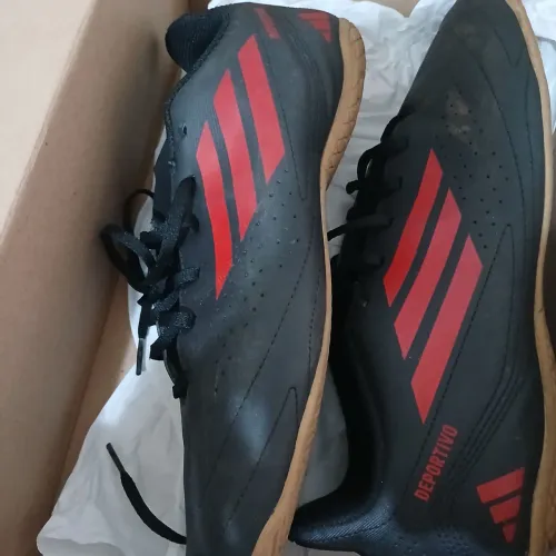 Chuteira adidas 43