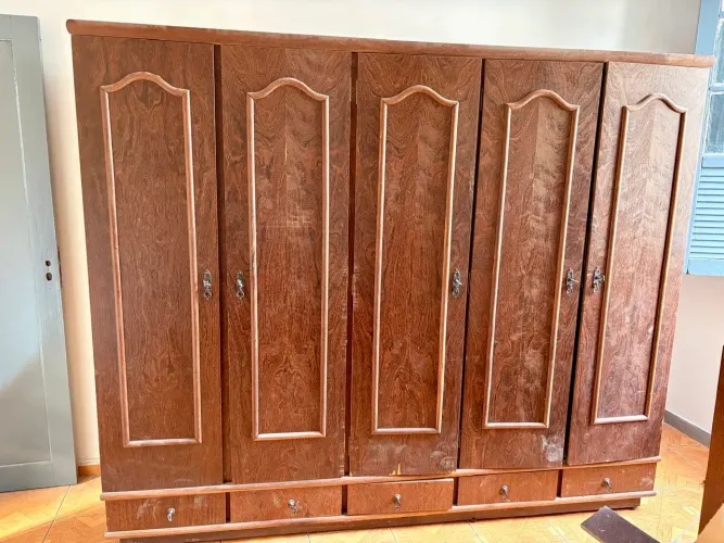 VENDO GUARDA ROUPA SUCUPIRA 5 PORTAS