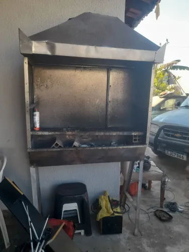 Vendo churrasqueira para churrasquinho