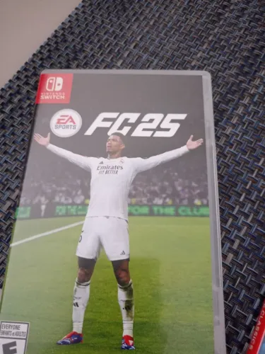Vendo jogo Nintendo switch FIFA 25
