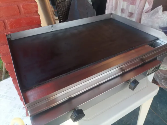 CHAPA A GAS TOP GRANDE, BOM PARA RESTAURANTE, PADARIA 650,00