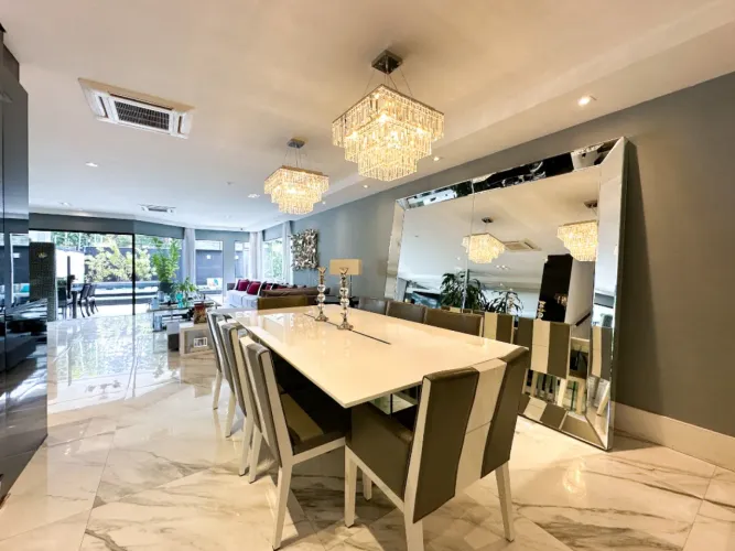 Casa de luxo no condomínio Cidade Jardim, São Paulo-SP: 3 quartos, 3 suítes, 4 salas, 5 ba