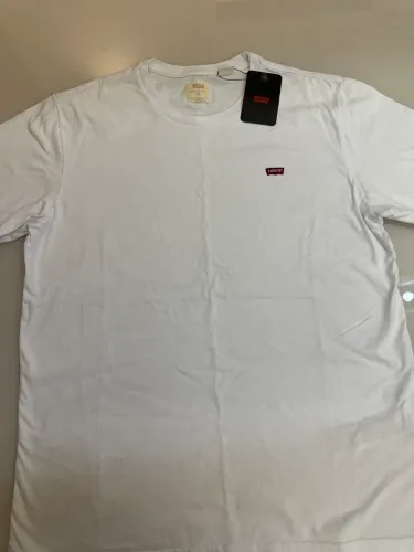 Camiseta Levis nova