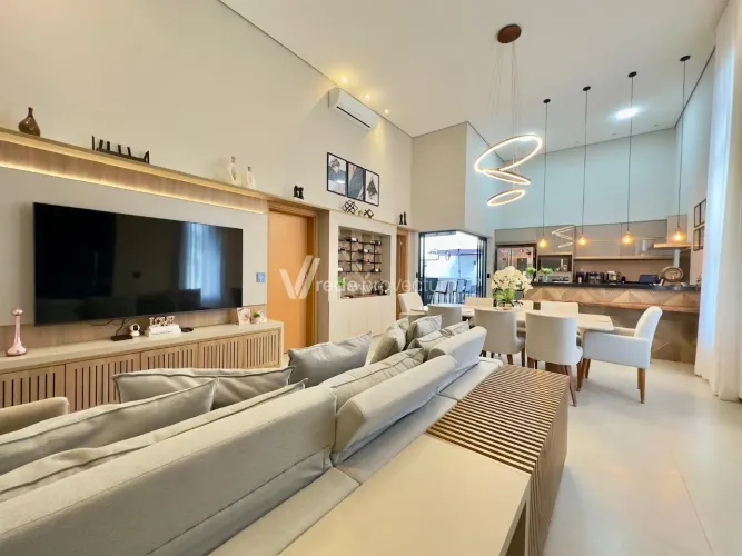 Casa à Venda em Condominio Valinhos