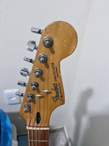 Guitarra fender