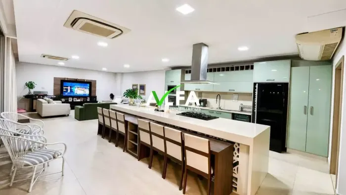 Lindo Sobrado Condomínio San Remo à venda, 350,00 m² - Costa e Silva - Porto Velho-RO