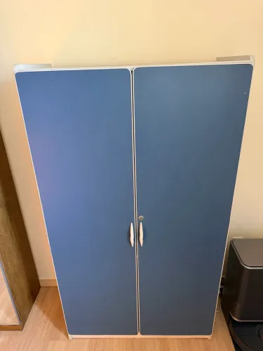 Armário Multiuso 2 Portas Azul e Branco - Espaçoso e Resistente