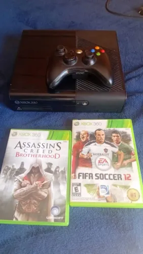 vendo Xbox 360 super slim bloqueado com 2 jogos