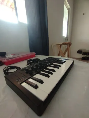 Teclado Controlador MIDI M-Vave SMK-25 - Na Caixa (Excelente Estado)