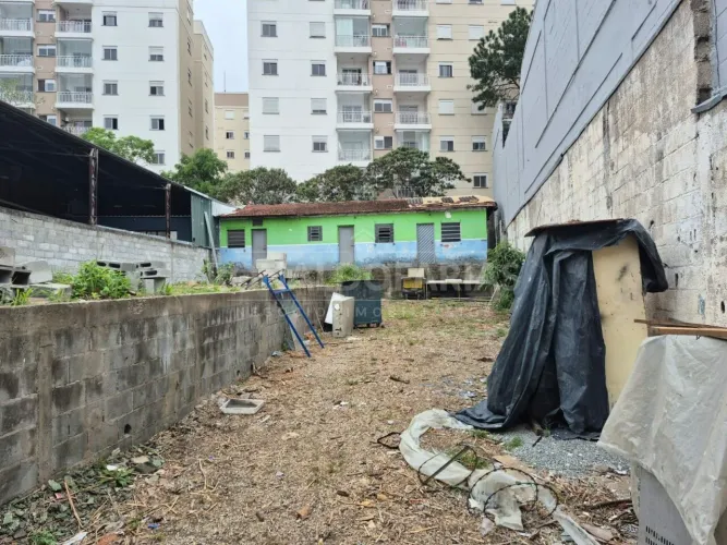 Terreno à Venda / Jardim Satélite