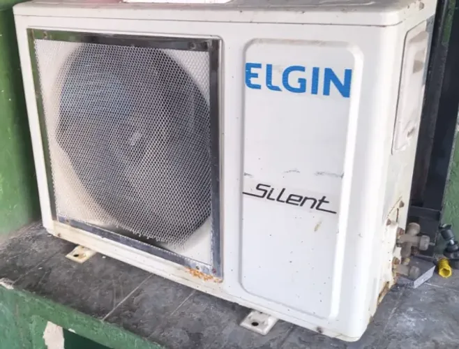 Ar-Condicionado Split Elgin 12.000 BTUs 220V Completo - Usado