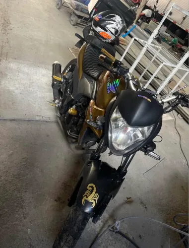 Cb300r amarela/dourada (valor 10,000R$)