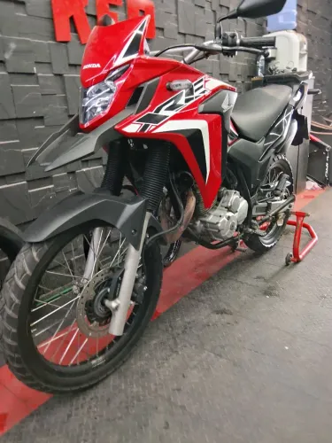 VENDE-SE XRE 300  PREÇO NEGOCIÁVEL ( fazemos financiamento)